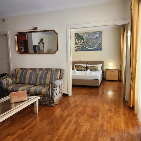 Authentic With Terrace Apartment