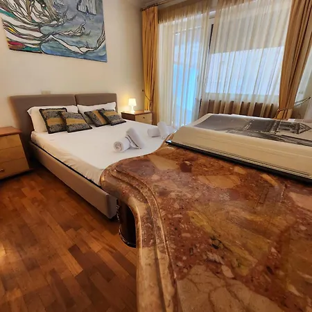 Appartement Authentic With Terrace